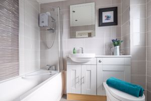 Family bathroom- click for photo gallery